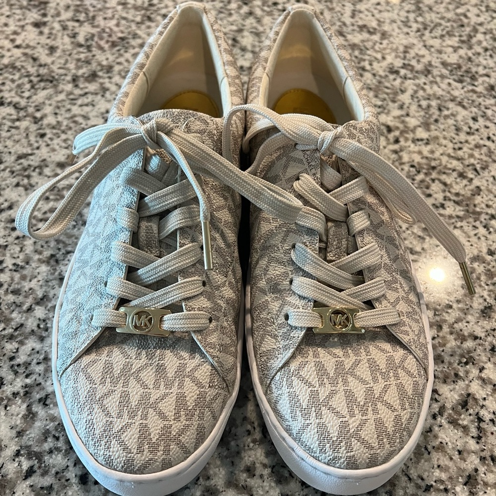 🏷 Michael Kors White Sneakers